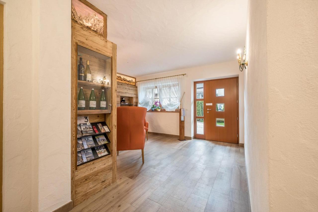 Haus Zur Vogelweide App 1 Apartment Dobbiaco